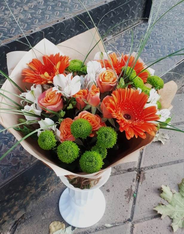 Букет цветов из: Герберы, Хризантемы, Альстромерии и Розы в Нежинка