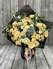 Букет цветов из:  Розы и Лизиантусы в Нежинка