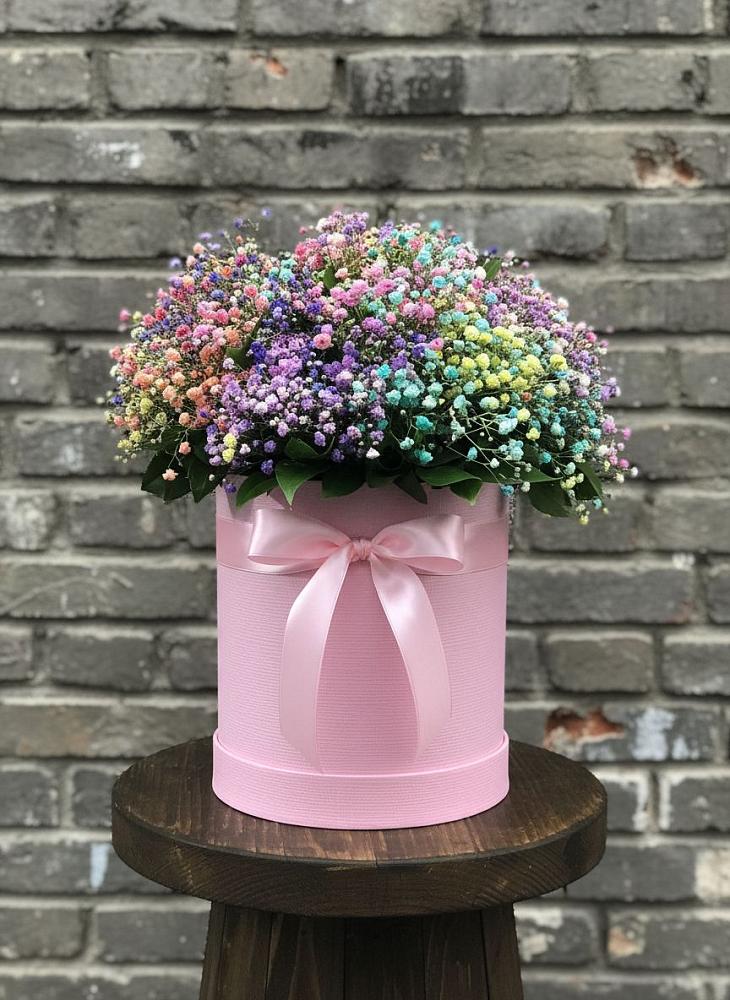 Цветочная композиция из Гипсофила и Розы в шляпной коробке в Нежинка