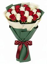 Букет Микс из красных и белых роз #REPLACE_PRED# Нежинка