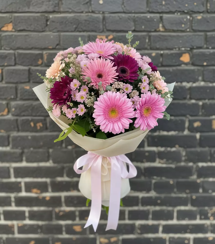 Букет цветов из: Герберы и Хризантемы в Нежинка
