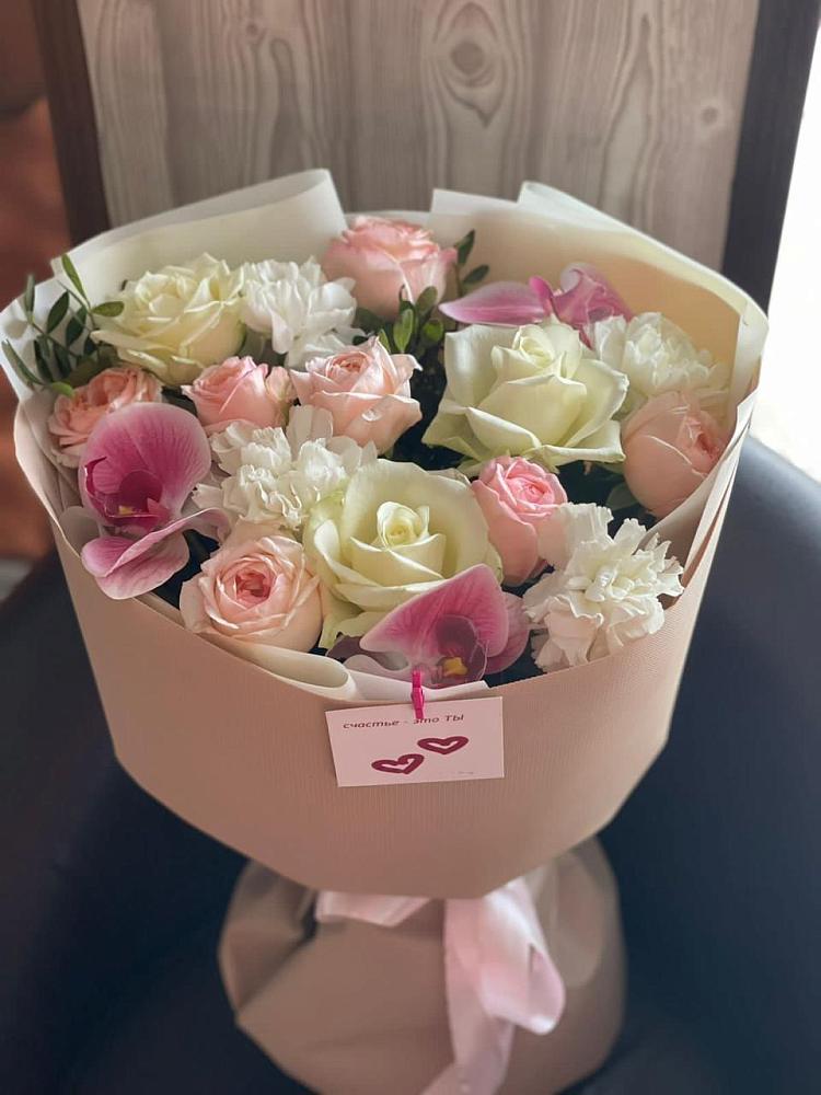 Букет цветов из: Орхидеи, Розы и Гвоздики в Нежинка