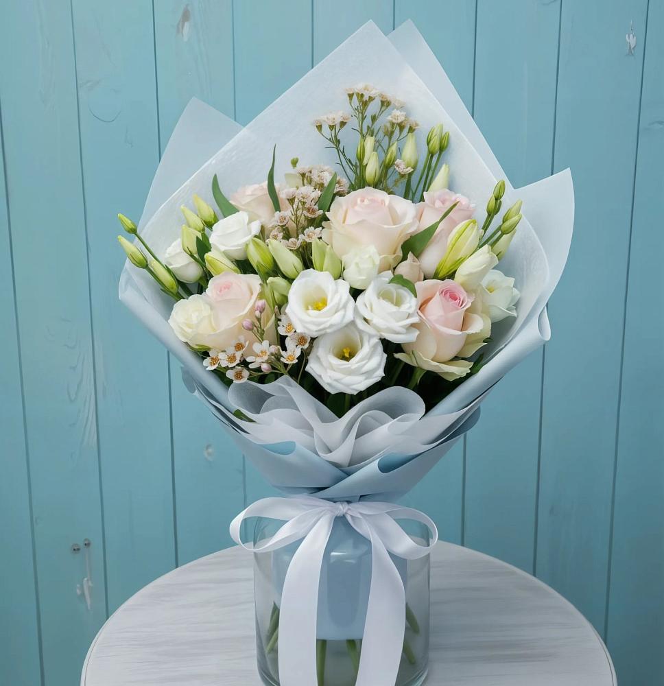 Букет цветов из: Розы и Лизиантусы в Нежинка