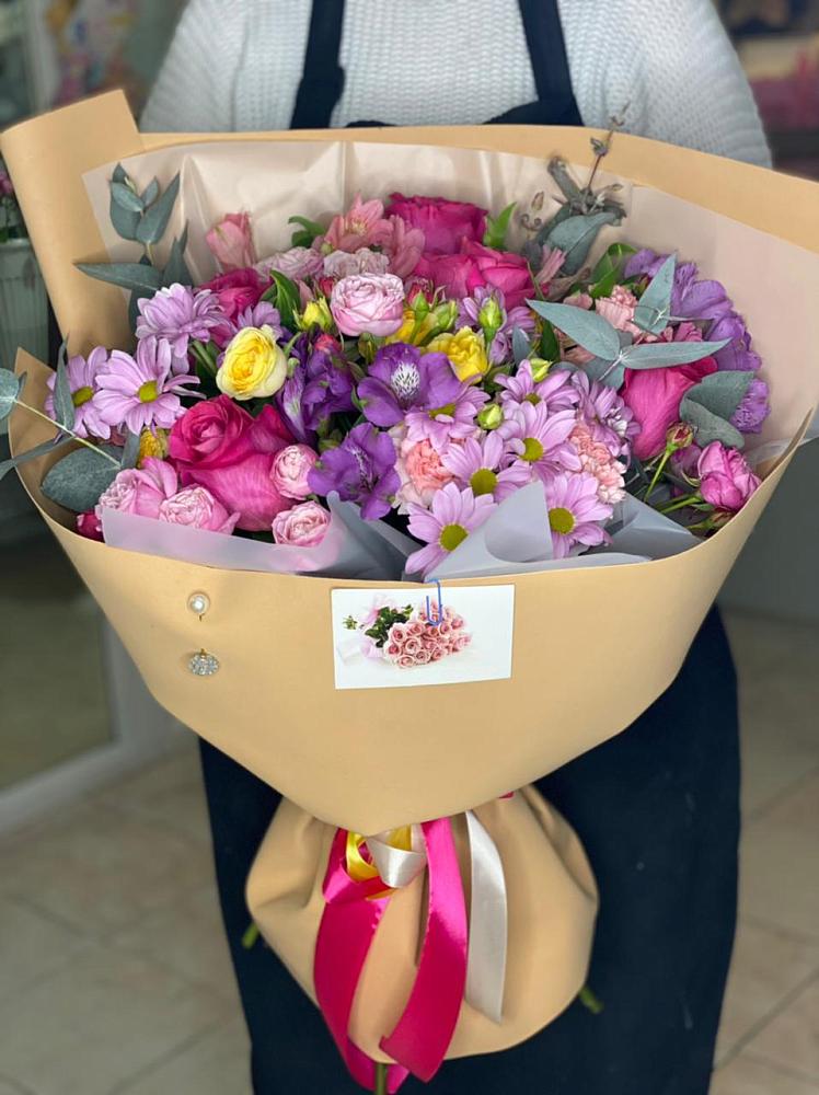 Букет цветов из: Хризантемы, Гвоздики и Альстромерии в Нежинка