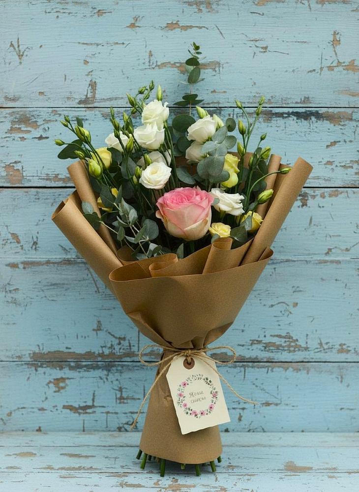 Букет цветов из: Розы и Лизиантусы в Нежинка