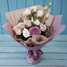 Букет цветов из:  Розы и Лизиантусы в Нежинка