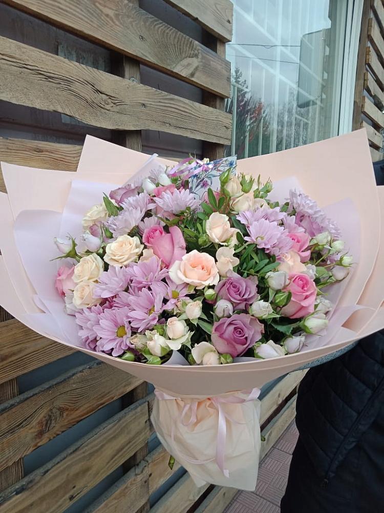 Букет цветов из: Розы и Хризантемы в Нежинка