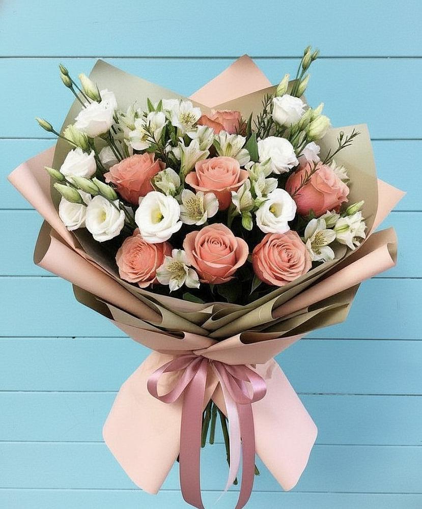Букет цветов из: Розы, Альстромерии и Лизиантусы в Нежинка