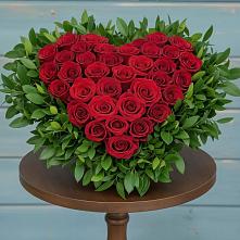 Цветочная композиция из Розы в виде сердца в Нежинка