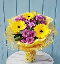 Букет цветов из:  Хризантемы и Герберы в Нежинка