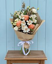 Букет цветов из:  Альстромерии, Лизиантусы, Розы и Хризантемы в Нежинка