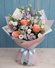 Букет цветов из:  Лизиантусы, Розы, Альстромерии и Гипсофила в Нежинка