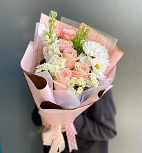 Букет цветов из:  Хризантемы и Розы в Нежинка