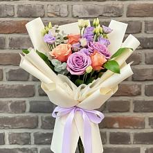 Букет цветов из:  Лизиантусы и Розы #REPLACE_PRED# Нежинка