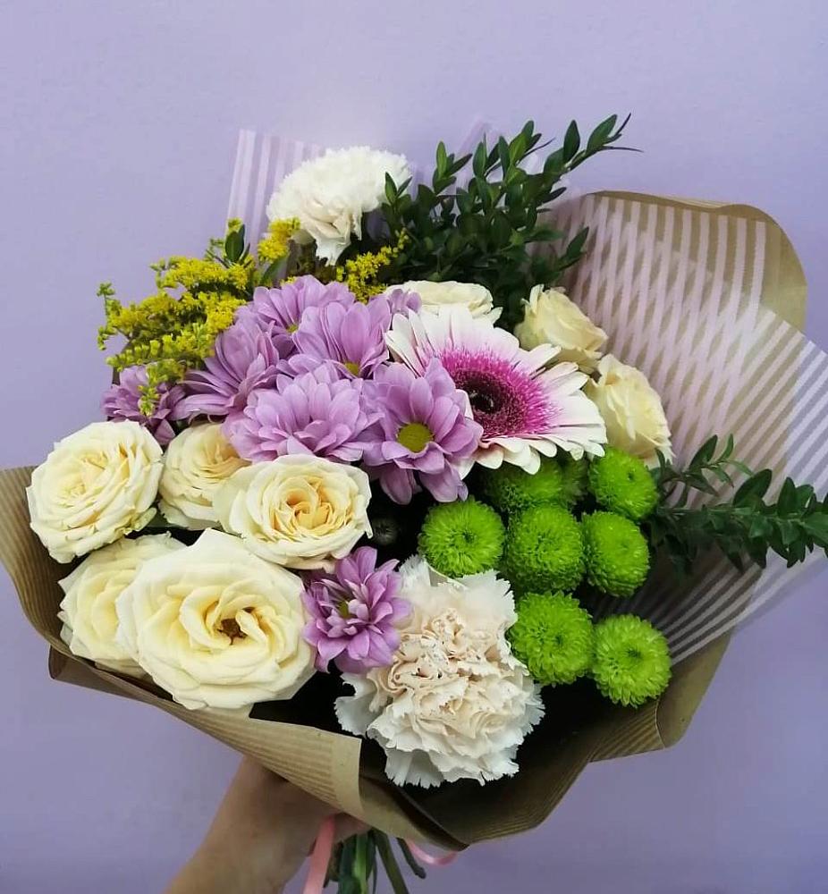 Букет цветов из: Хризантемы, Розы, Гвоздики и Герберы в Нежинка