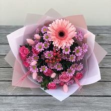 Букет цветов из:  Розы, Герберы и Хризантемы в Нежинка