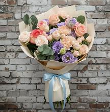 Букет цветов из:  Розы, Лизиантусы и Гвоздики #REPLACE_PRED# Нежинка