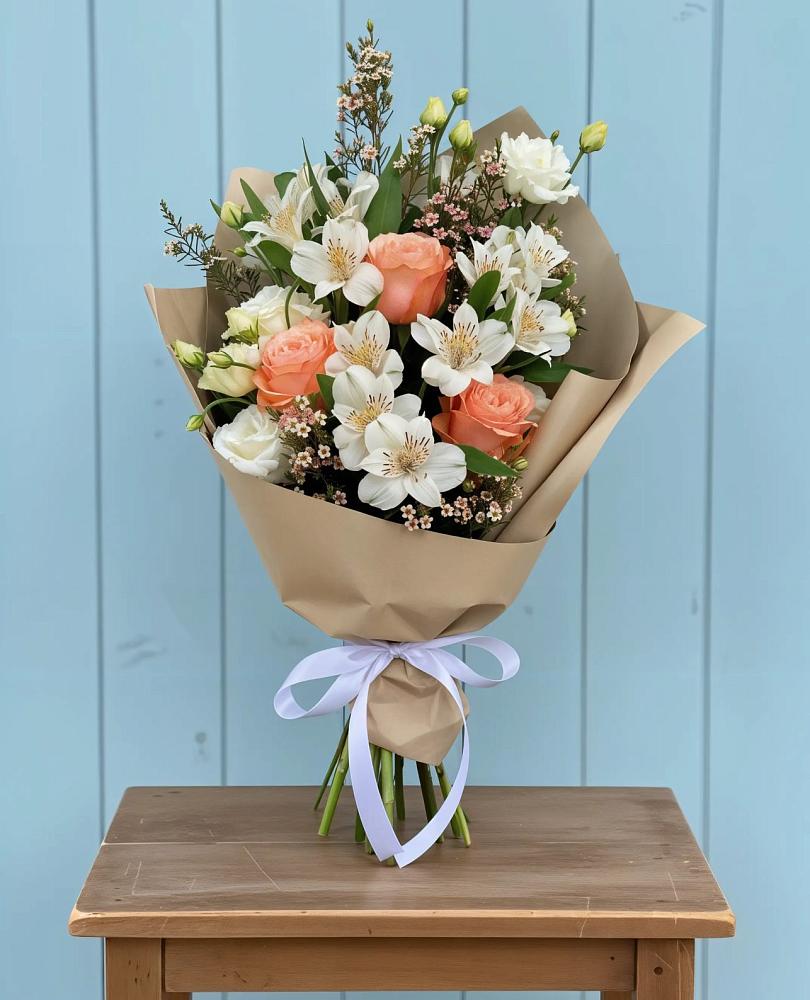 Букет цветов из: Альстромерии, Лизиантусы, Розы и Хризантемы в Нежинка