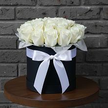 Цветочная композиция из Розы в шляпной коробке в Нежинка